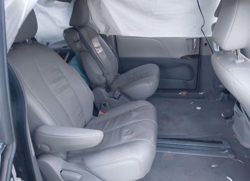 Photo 8 of 2014 Toyota Sienna XLE V6 8 PASSENGER (VIN 5TDYK3DC1ES472165)