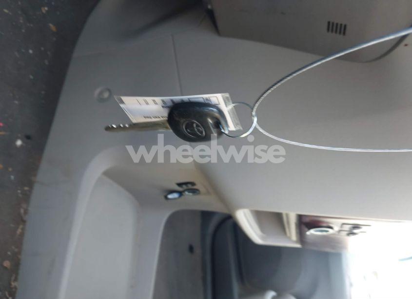 Photo 11 of 2014 Toyota Sienna XLE V6 8 PASSENGER (VIN 5TDYK3DC1ES524300)