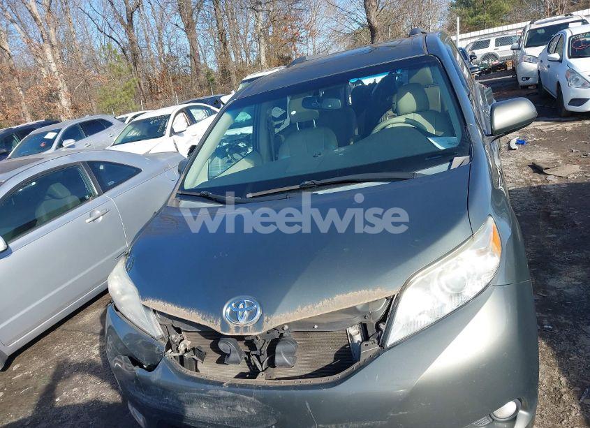 Photo 12 of 2014 Toyota Sienna XLE V6 8 PASSENGER (VIN 5TDYK3DC1ES524300)