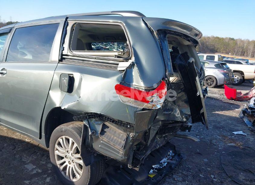 Photo 17 of 2014 Toyota Sienna XLE V6 8 PASSENGER (VIN 5TDYK3DC1ES524300)