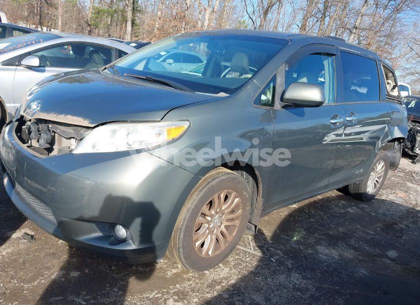 Photo 2 of 2014 Toyota Sienna XLE V6 8 PASSENGER (VIN 5TDYK3DC1ES524300)