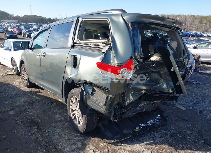 Photo 3 of 2014 Toyota Sienna XLE V6 8 PASSENGER (VIN 5TDYK3DC1ES524300)