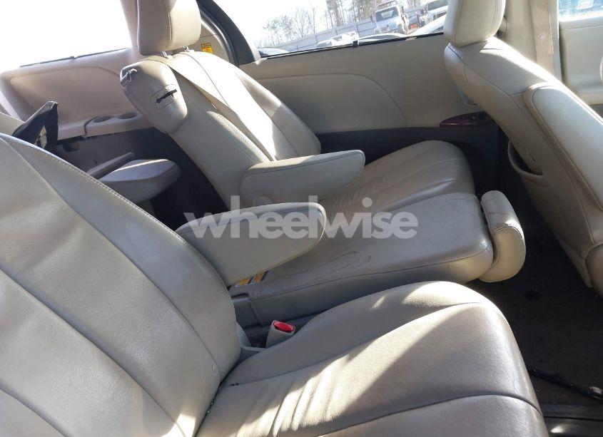 Photo 8 of 2014 Toyota Sienna XLE V6 8 PASSENGER (VIN 5TDYK3DC1ES524300)