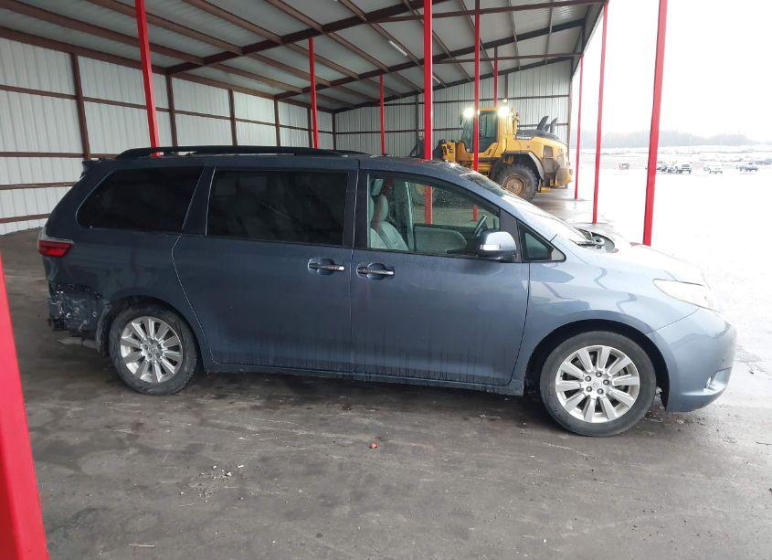 Photo 13 of 2015 Toyota Sienna LIMITED 7 PASSENGER (VIN 5TDYK3DC1FS536576)