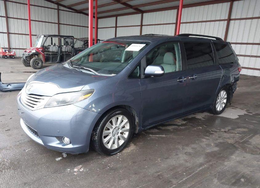 Photo 2 of 2015 Toyota Sienna LIMITED 7 PASSENGER (VIN 5TDYK3DC1FS536576)