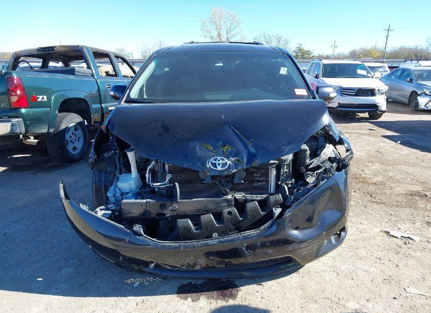 Photo 13 of 2015 Toyota Sienna LIMITED PREMIUM 7 PASSENGER (VIN 5TDYK3DC1FS542572)