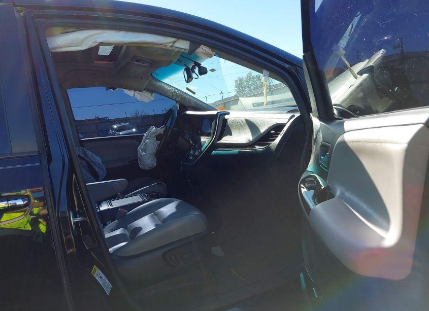 Photo 5 of 2015 Toyota Sienna LIMITED PREMIUM 7 PASSENGER (VIN 5TDYK3DC1FS542572)