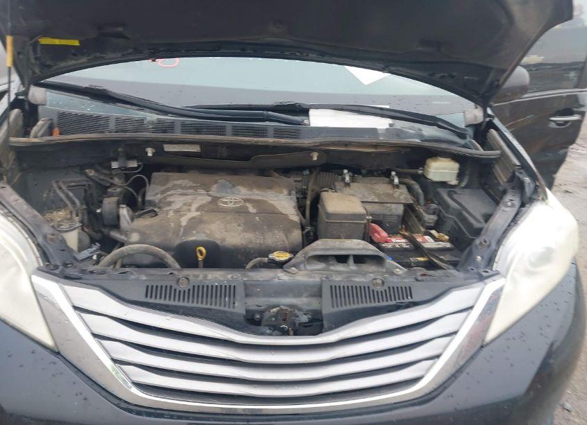 Photo 10 of 2015 Toyota Sienna XLE/LIMITED (VIN 5TDYK3DC1FS549232)