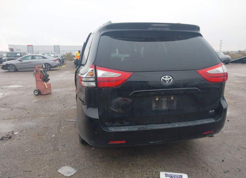 Photo 3 of 2015 Toyota Sienna XLE/LIMITED (VIN 5TDYK3DC1FS549232)