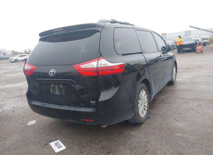 Photo 4 of 2015 Toyota Sienna XLE/LIMITED (VIN 5TDYK3DC1FS549232)
