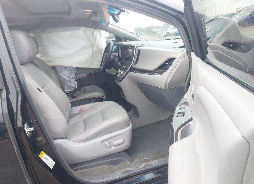 Photo 5 of 2015 Toyota Sienna XLE/LIMITED (VIN 5TDYK3DC1FS549232)