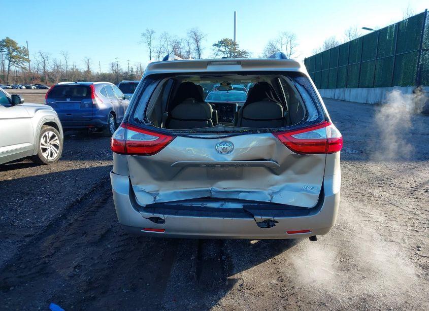 Photo 16 of 2015 Toyota Sienna XLE 8 PASSENGER (VIN 5TDYK3DC1FS563230)