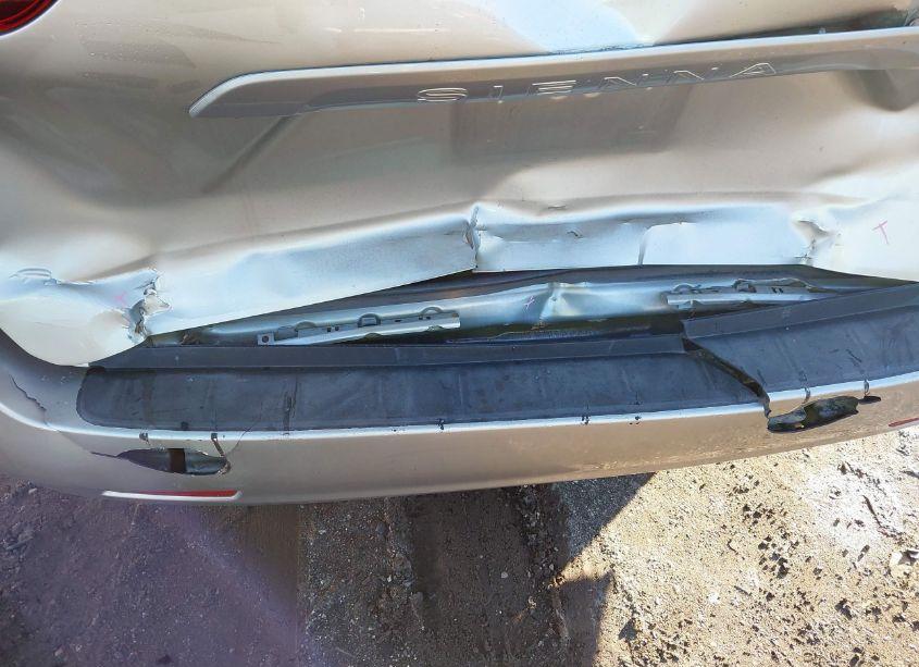 Photo 17 of 2015 Toyota Sienna XLE 8 PASSENGER (VIN 5TDYK3DC1FS563230)