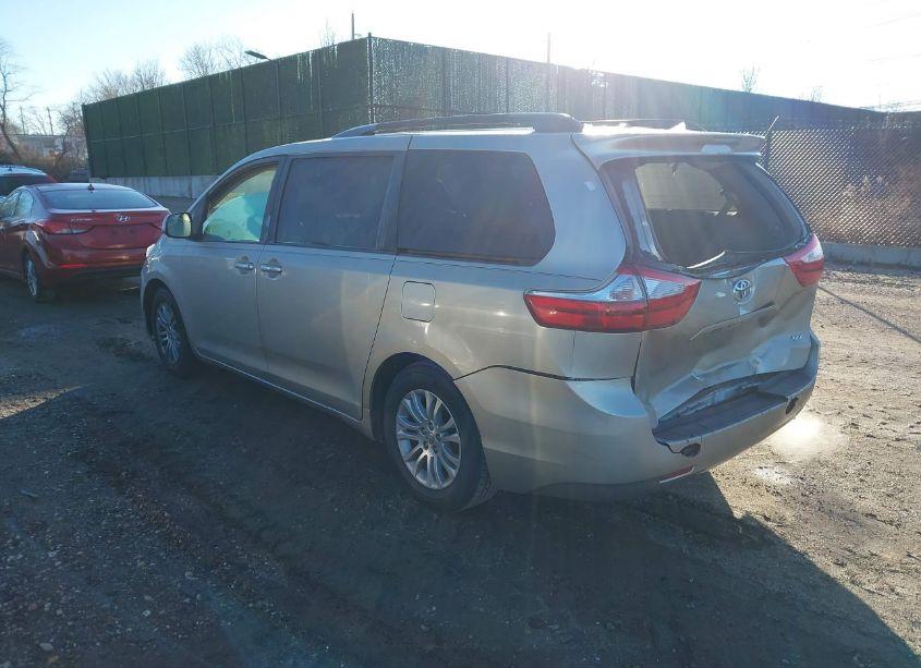 Photo 3 of 2015 Toyota Sienna XLE 8 PASSENGER (VIN 5TDYK3DC1FS563230)