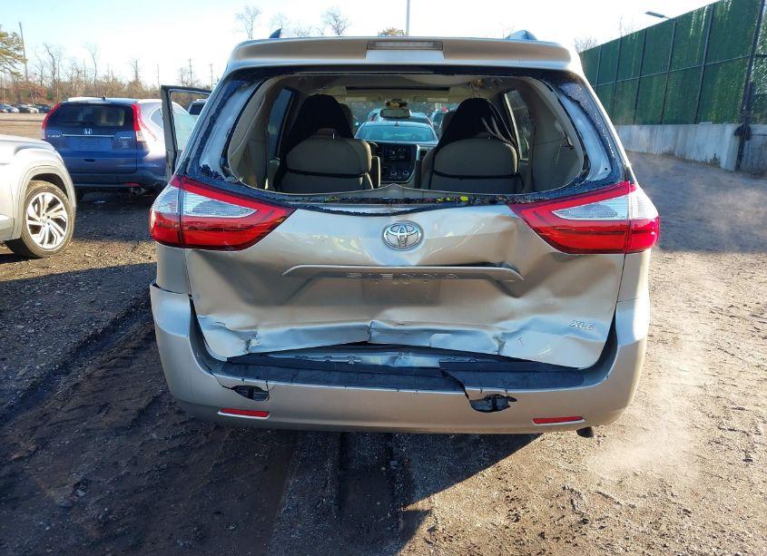 Photo 6 of 2015 Toyota Sienna XLE 8 PASSENGER (VIN 5TDYK3DC1FS563230)