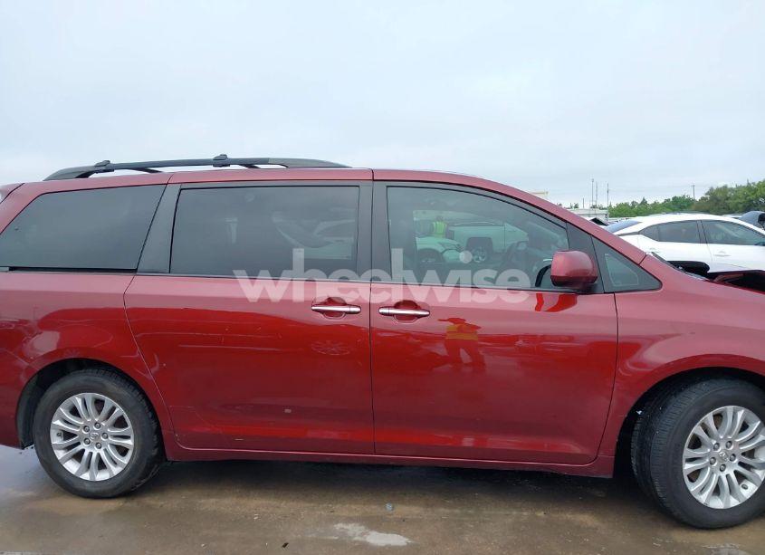 Photo 14 of 2015 Toyota Sienna XLE 8 PASSENGER (VIN 5TDYK3DC1FS576642)