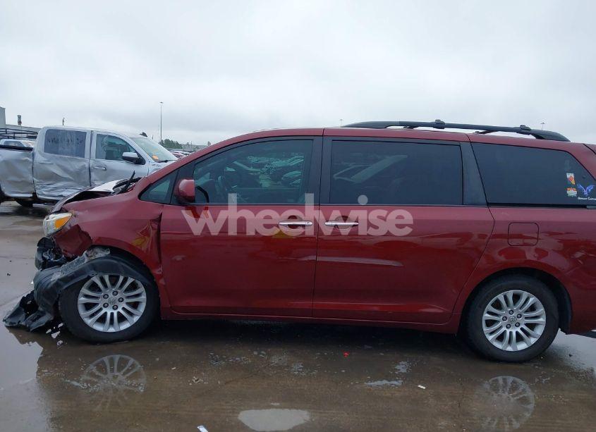 Photo 15 of 2015 Toyota Sienna XLE 8 PASSENGER (VIN 5TDYK3DC1FS576642)