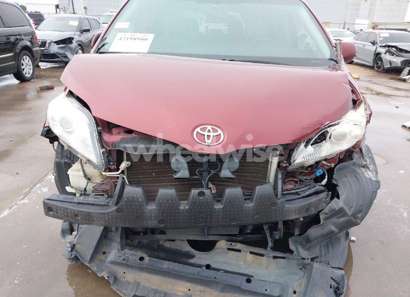 Photo 6 of 2015 Toyota Sienna XLE 8 PASSENGER (VIN 5TDYK3DC1FS576642)