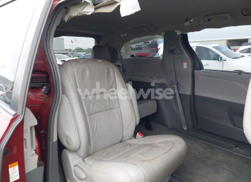 Photo 8 of 2015 Toyota Sienna XLE 8 PASSENGER (VIN 5TDYK3DC1FS576642)