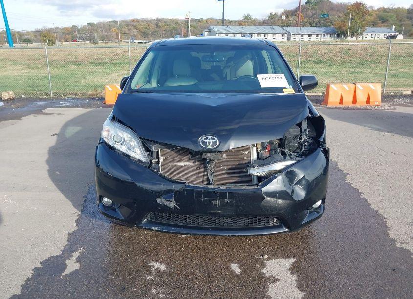 Photo 13 of 2015 Toyota Sienna XLE 8 PASSENGER (VIN 5TDYK3DC1FS689538)