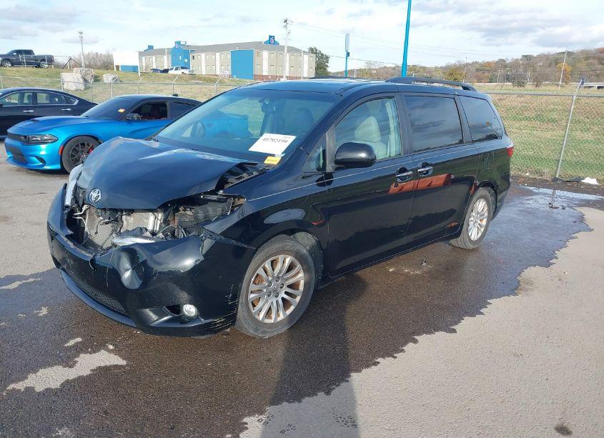 Photo 2 of 2015 Toyota Sienna XLE 8 PASSENGER (VIN 5TDYK3DC1FS689538)