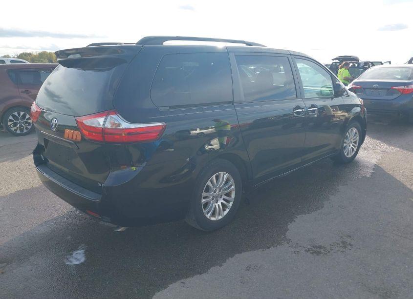 Photo 4 of 2015 Toyota Sienna XLE 8 PASSENGER (VIN 5TDYK3DC1FS689538)