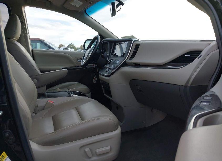 Photo 5 of 2015 Toyota Sienna XLE 8 PASSENGER (VIN 5TDYK3DC1FS689538)