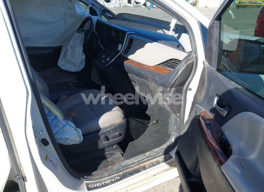 Photo 5 of 2016 Toyota Sienna LIMITED PREMIUM 7 PASSENGER (VIN 5TDYK3DC1GS728176)