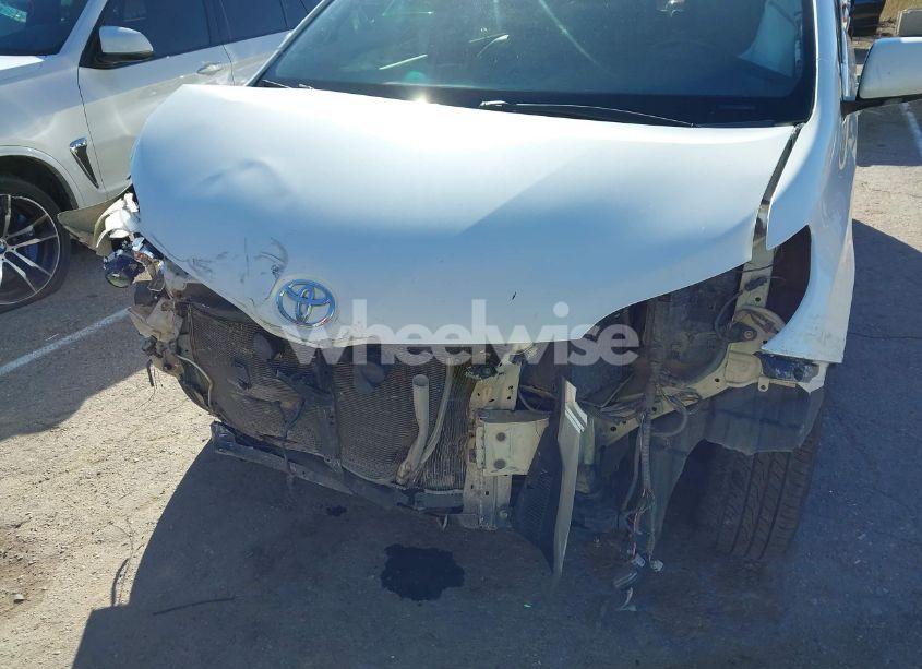 Photo 6 of 2016 Toyota Sienna LIMITED PREMIUM 7 PASSENGER (VIN 5TDYK3DC1GS728176)