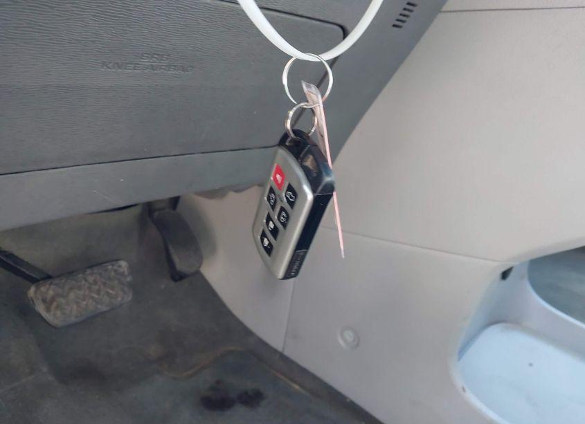 Photo 11 of 2016 Toyota Sienna XLE/LIMITED (VIN 5TDYK3DC1GS765423)