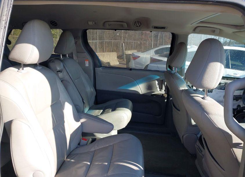 Photo 8 of 2016 Toyota Sienna XLE/LIMITED (VIN 5TDYK3DC1GS765423)