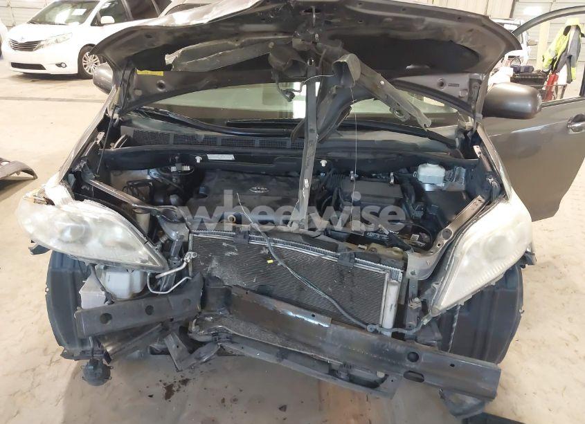 Photo 10 of 2011 Toyota Sienna XLE/LIMITED (VIN 5TDYK3DC2BS054533)