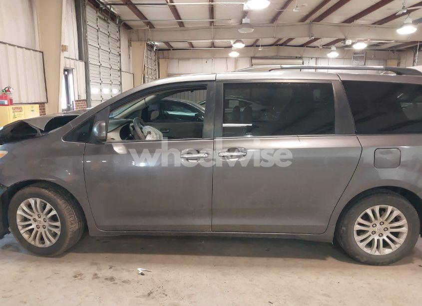 Photo 14 of 2011 Toyota Sienna XLE/LIMITED (VIN 5TDYK3DC2BS054533)