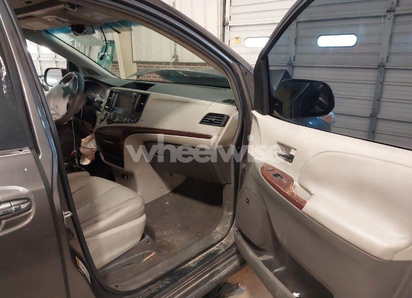 Photo 5 of 2011 Toyota Sienna XLE/LIMITED (VIN 5TDYK3DC2BS054533)