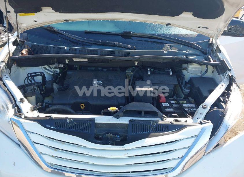 Photo 10 of 2011 Toyota Sienna XLE V6 (VIN 5TDYK3DC2BS088407)