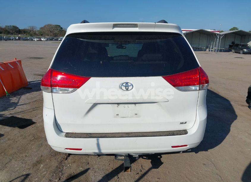 Photo 16 of 2011 Toyota Sienna XLE V6 (VIN 5TDYK3DC2BS088407)