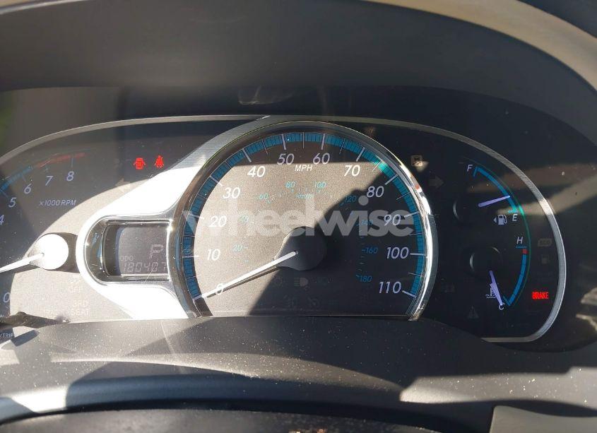 Photo 7 of 2011 Toyota Sienna XLE V6 (VIN 5TDYK3DC2BS088407)
