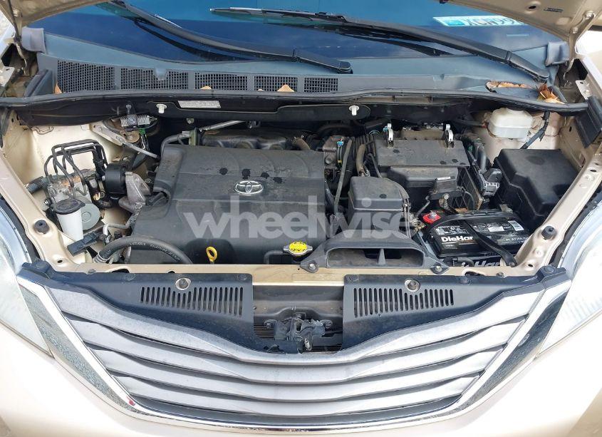 Photo 10 of 2011 Toyota Sienna XLE/LIMITED (VIN 5TDYK3DC2BS109028)