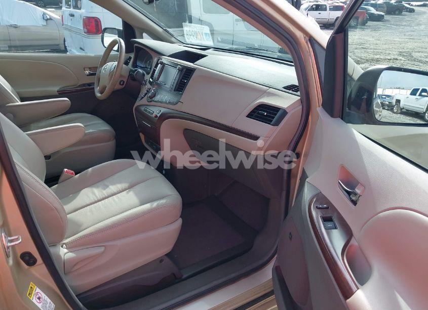 Photo 5 of 2011 Toyota Sienna XLE/LIMITED (VIN 5TDYK3DC2BS109028)