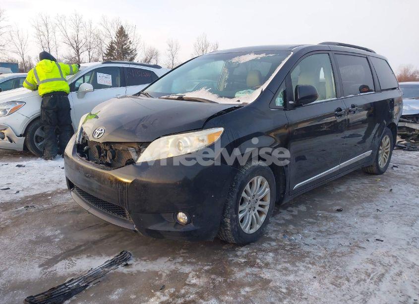Photo 2 of 2012 Toyota Sienna XLE V6 8 PASSENGER (VIN 5TDYK3DC2CS178416)