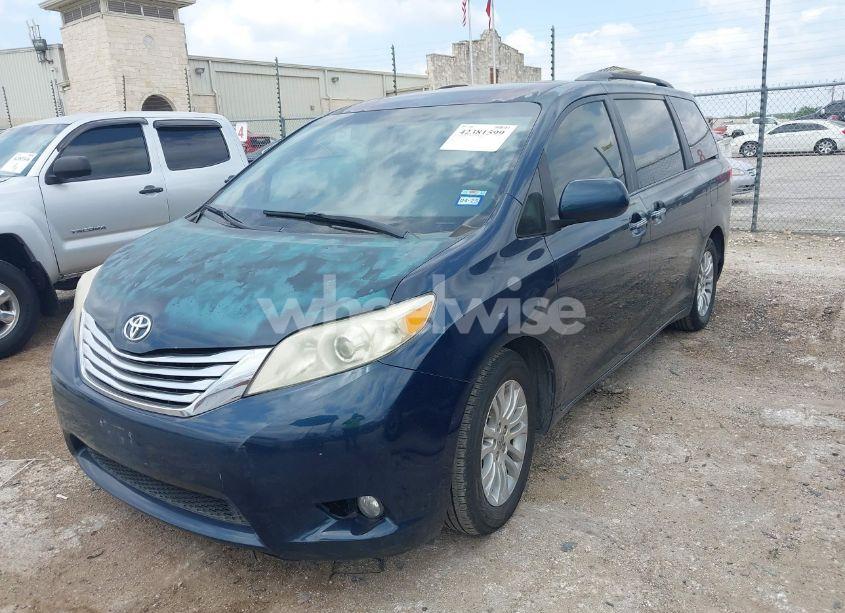 Photo 2 of 2012 Toyota Sienna XLE V6 8 PASSENGER (VIN 5TDYK3DC2CS179436)