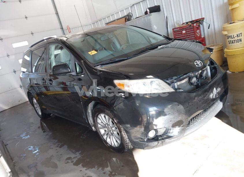 2012 Toyota Sienna XLE V6 8 PASSENGER (VIN 5TDYK3DC2CS205002) main photo
