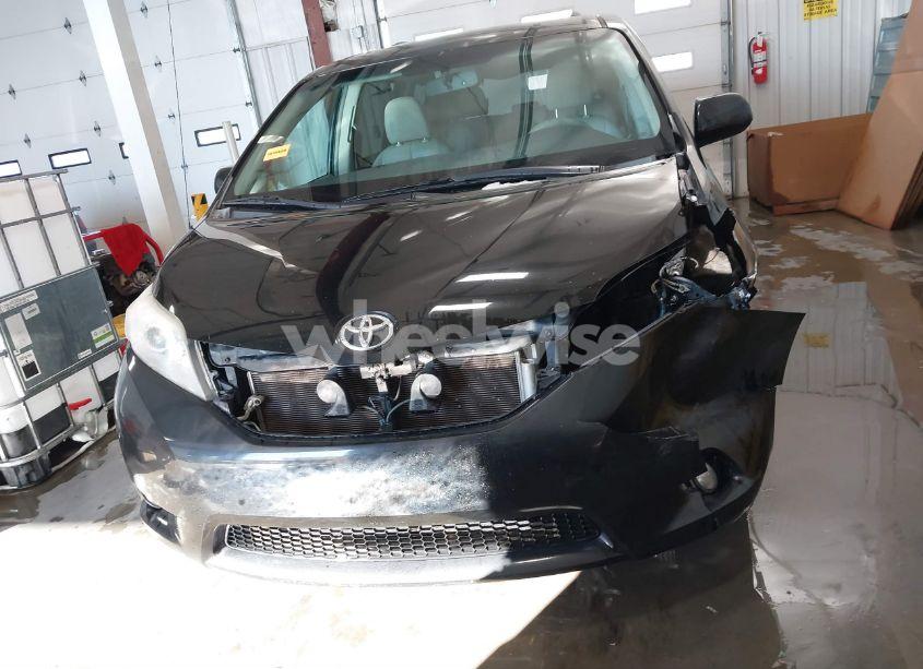 Photo 13 of 2012 Toyota Sienna XLE V6 8 PASSENGER (VIN 5TDYK3DC2CS205002)
