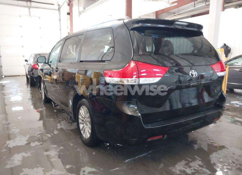 Photo 3 of 2012 Toyota Sienna XLE V6 8 PASSENGER (VIN 5TDYK3DC2CS205002)