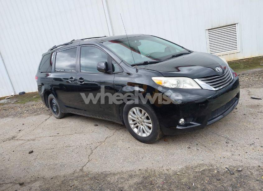 2012 Toyota Sienna XLE V6 8 PASSENGER (VIN 5TDYK3DC2CS207350) main photo