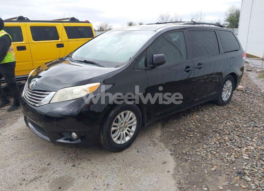 Photo 2 of 2012 Toyota Sienna XLE V6 8 PASSENGER (VIN 5TDYK3DC2CS207350)