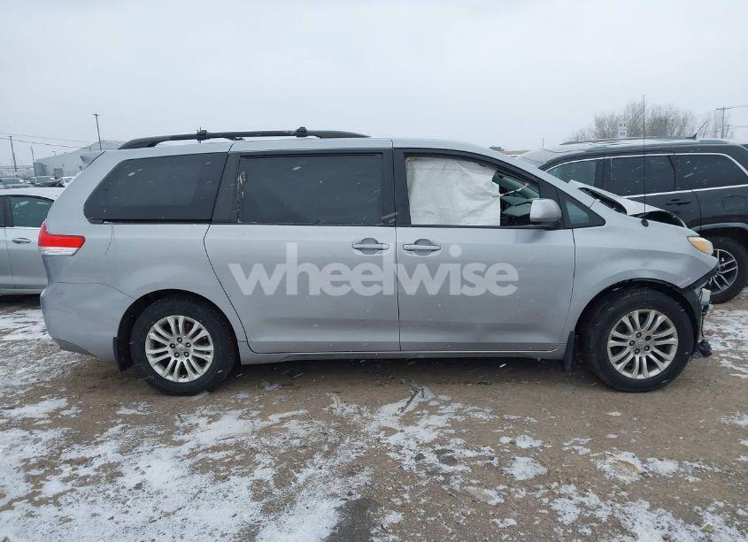 Photo 13 of 2012 Toyota Sienna XLE V6 8 PASSENGER (VIN 5TDYK3DC2CS255625)