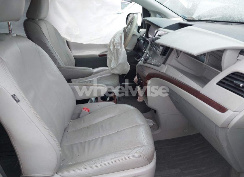 Photo 5 of 2012 Toyota Sienna XLE V6 8 PASSENGER (VIN 5TDYK3DC2CS255625)