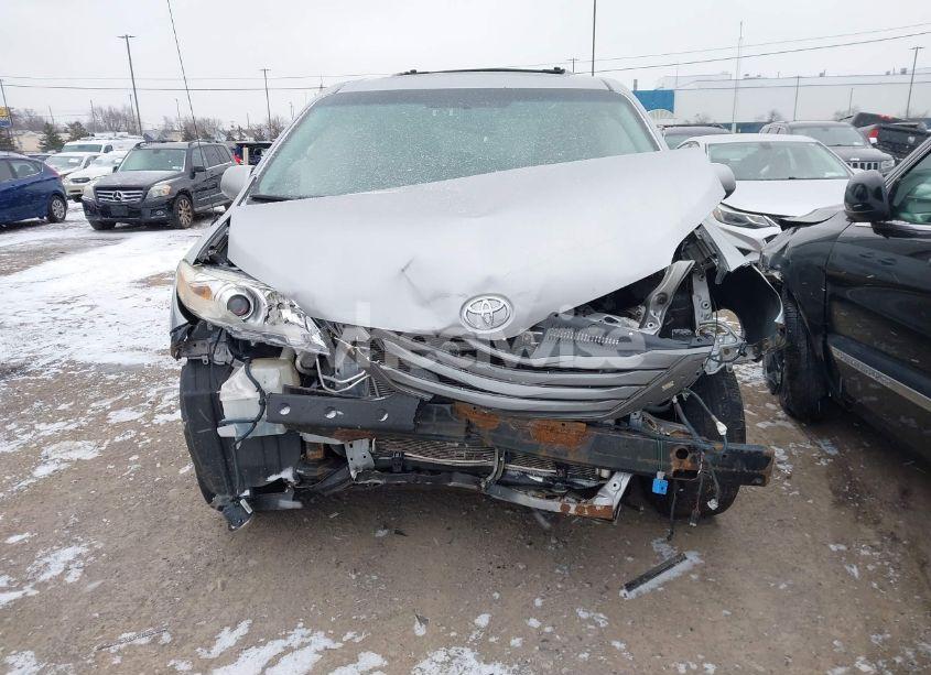 Photo 6 of 2012 Toyota Sienna XLE V6 8 PASSENGER (VIN 5TDYK3DC2CS255625)