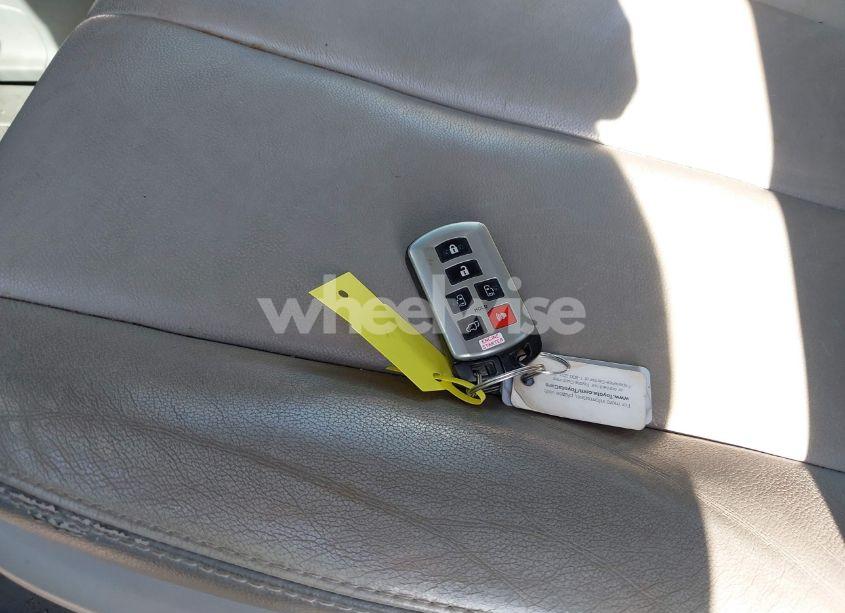 Photo 11 of 2012 Toyota Sienna LIMITED V6 7 PASSENGER (VIN 5TDYK3DC2CS259013)